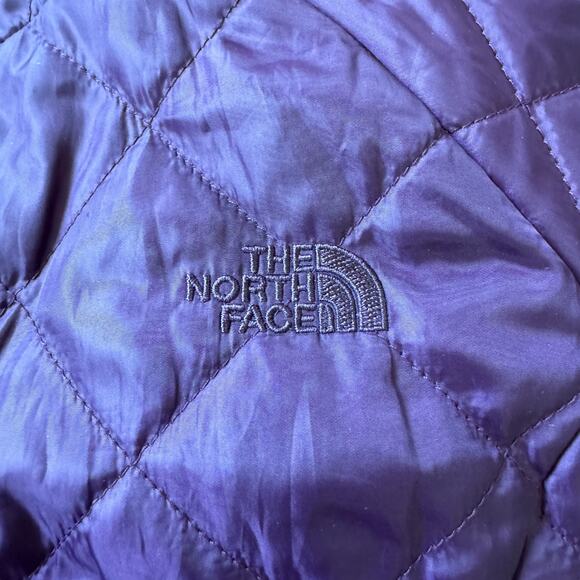 The North Face Lightweight Quilted Jacket Purple - Picture 5 of 11